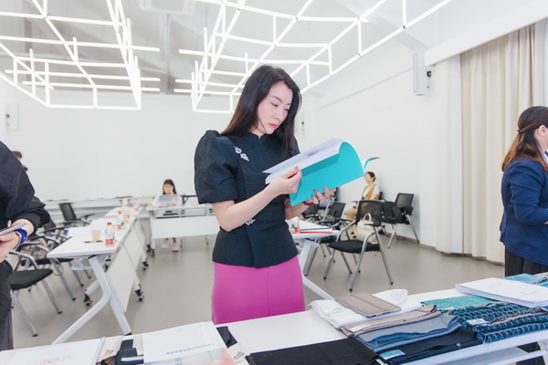 挖掘创新人才，激发产业活力！“第十届（2025年）十佳纺织面料设计师及培养先进单位评选”评审会于柯桥举行